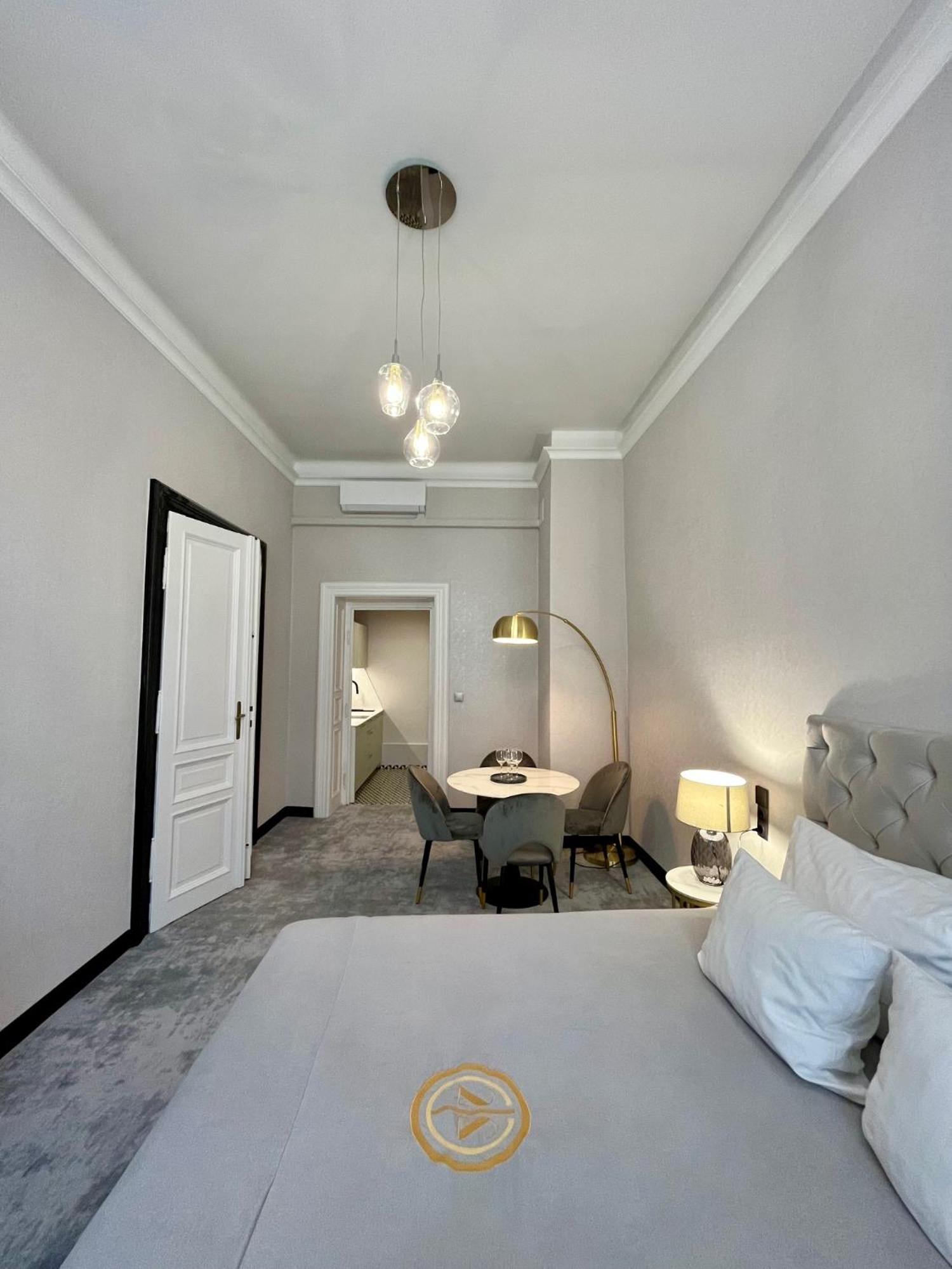 Superior Apartment