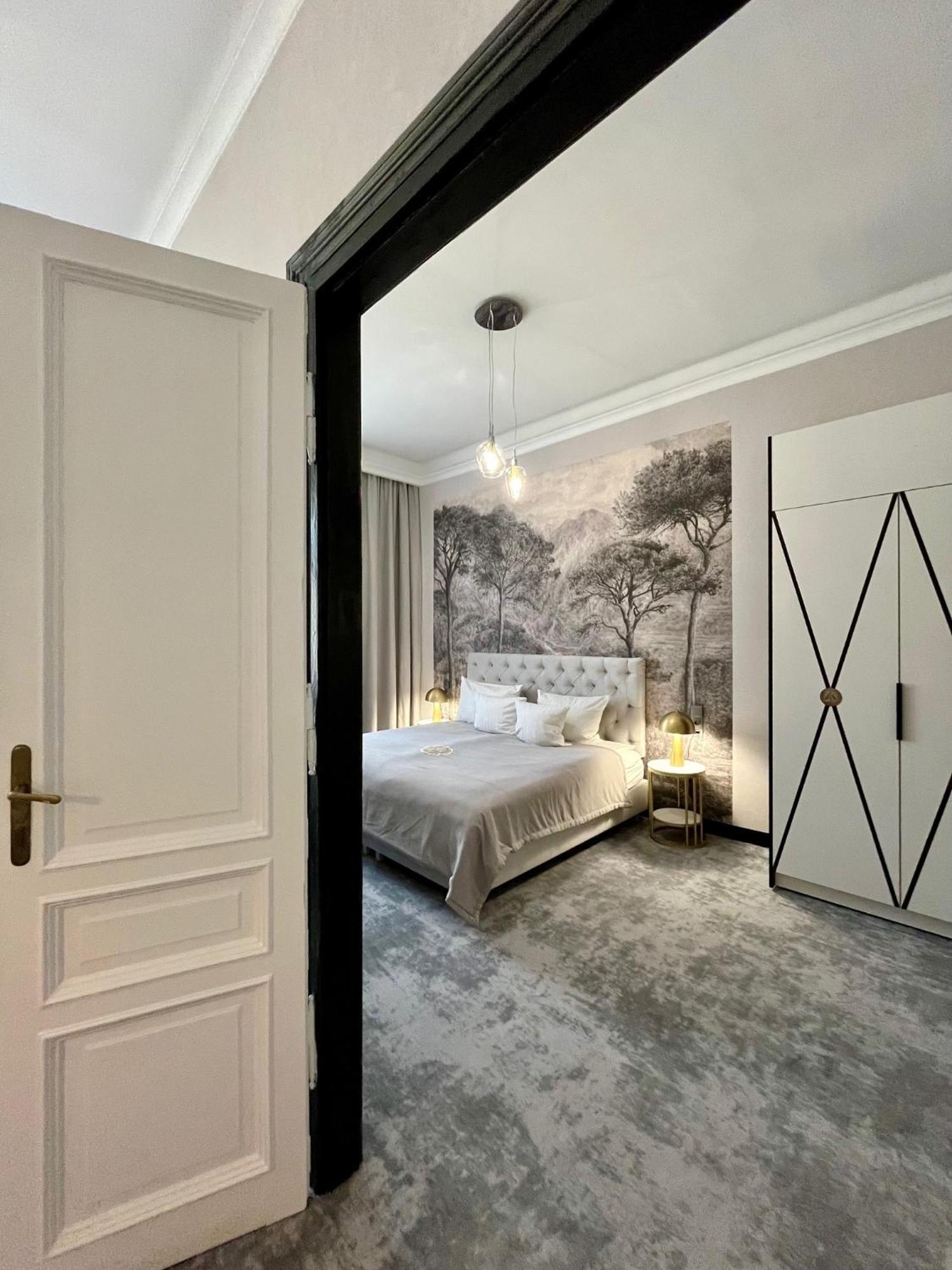 Superior Apartment